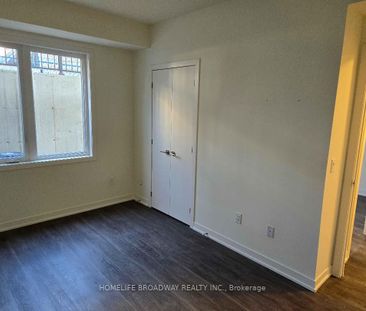 Condo Townhouse For Lease | N8135944 - Photo 2