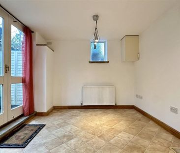 Wheston Bank, Tideswell, Buxton - Photo 3