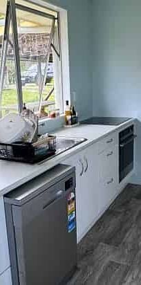 Sunny 3 bedroom home in paradise - Photo 1