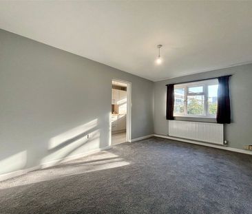 Clockhouse Road, Farnborough, Hampshire, GU14 - Photo 1