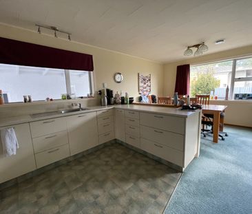 More than meets the eye on Melbourne - Photo 5