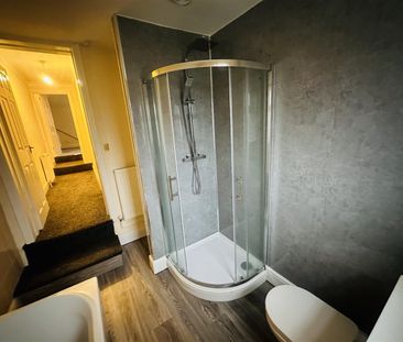 Bucks Hill, Chapel End, CV10 - Photo 6