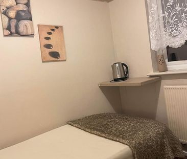 Room in a Shared House, London Road, TW7 - Photo 3