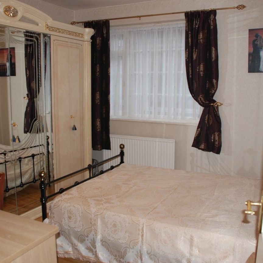 Room in a Shared House, Rose Avenue, SM4 - Photo 1