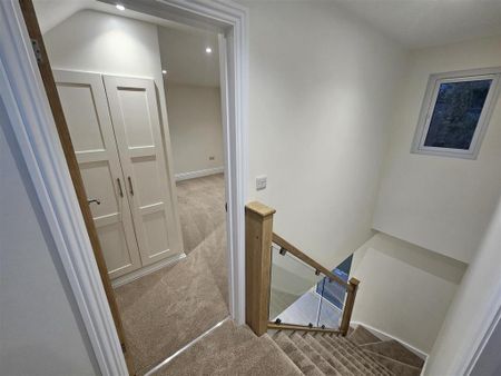 3 bedroom detached house to rent - Photo 4