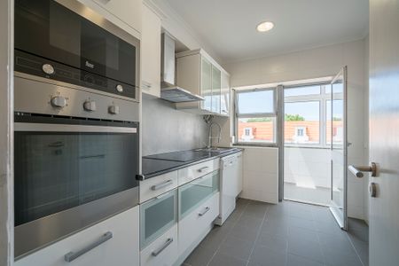 Apartamento T2 para arrendamento sem móveis no centro de Cascais - Photo 5