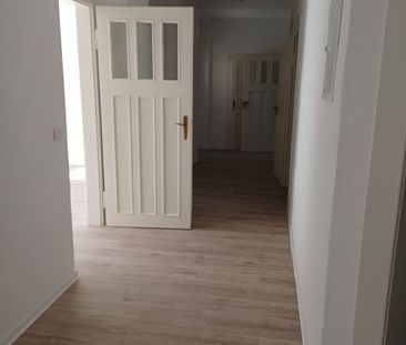 Lichtdurchflutete groÃe 3 Raum Wohnung im Erdgeschoss ab sofort zu... - Photo 1