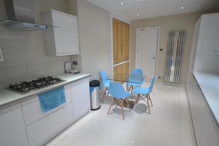 1 bedroom Flat To Let - Photo 5