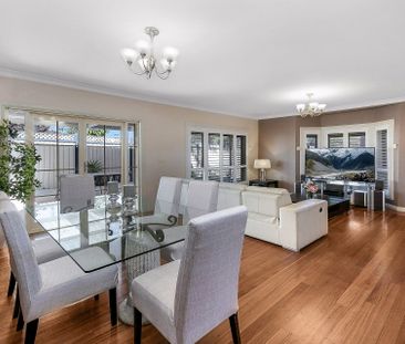 Charming 3 Bed 2 Bath Double Storey Family Home in Riverwood ! ! ! - Photo 5