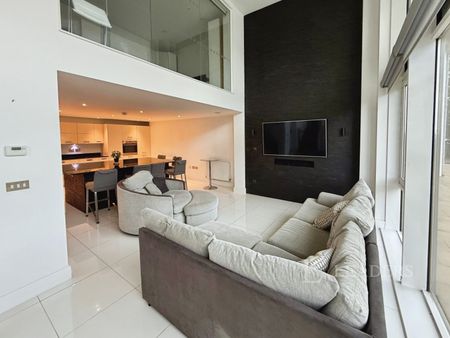 3 bedroom duplex to rent Maritime Walk, Southampton, Hampshire, SO14 - Photo 5