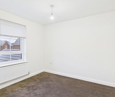 New Orchard Avenue, Winnycroft, Gloucester - Photo 4