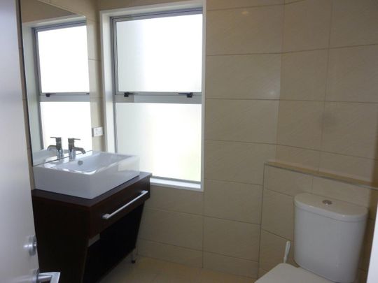 Modern 2-bedroom and 2-ensuite Apartment - Photo 1