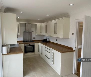 3 bedroom terraced house to rent - Photo 2
