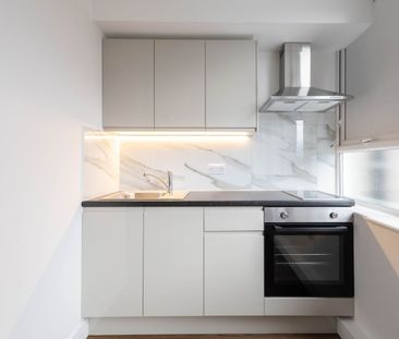 Studio Flat, Ballards Lane, N3 - Photo 2