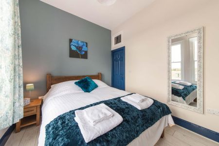 2 bedroom apartment to rent - Photo 3