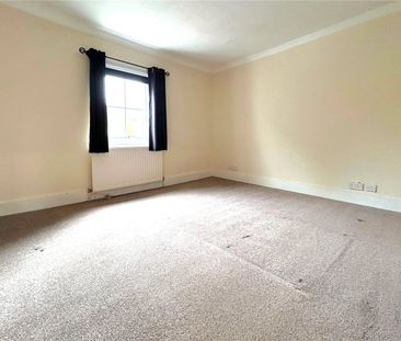 Newnham Road, Hook, Hampshire, RG27 - Photo 6