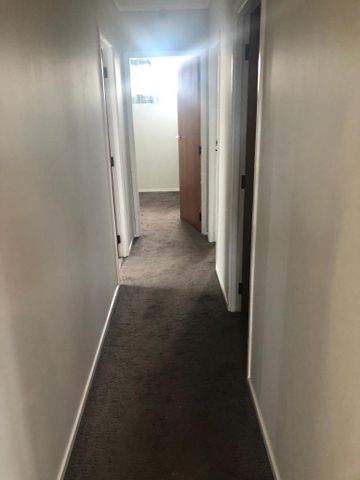 Fantastic 3-Bedroom Home in Central Papakura - Ideal for Your Extended Family! - Photo 3