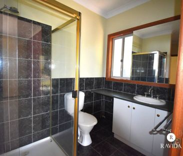 Spacious Family Home in Chiltern VIC - Photo 6