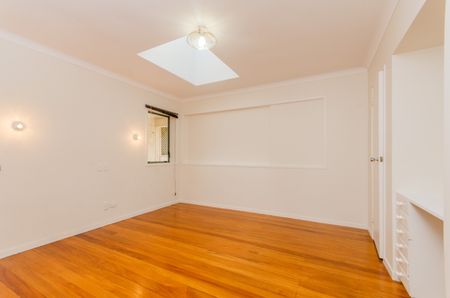 Amazing location! - Photo 5