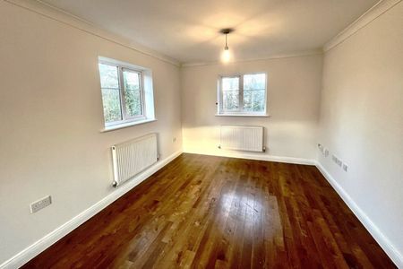 Stubwick Court, Little Chalfont, Buckinghamshire,HP6 - Photo 2