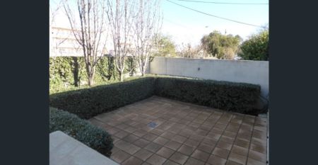 Executive Townhouse In The CBD - Photo 5