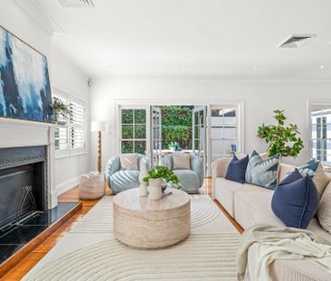 Grand family home with tennis court in Beecroft Public Catchment - Photo 3