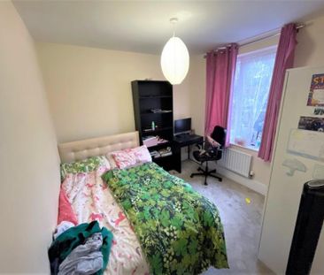 4 Bedroom Detached To Let - Photo 5