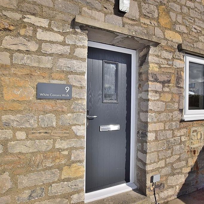 2 bedroom detached bungalow to rent - Photo 1