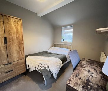 6 bedroom terraced house to rent - Photo 5