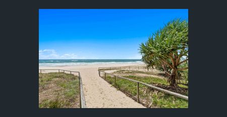 Renovated 2 Bedroom Apartment - Move In Now!! - Photo 4