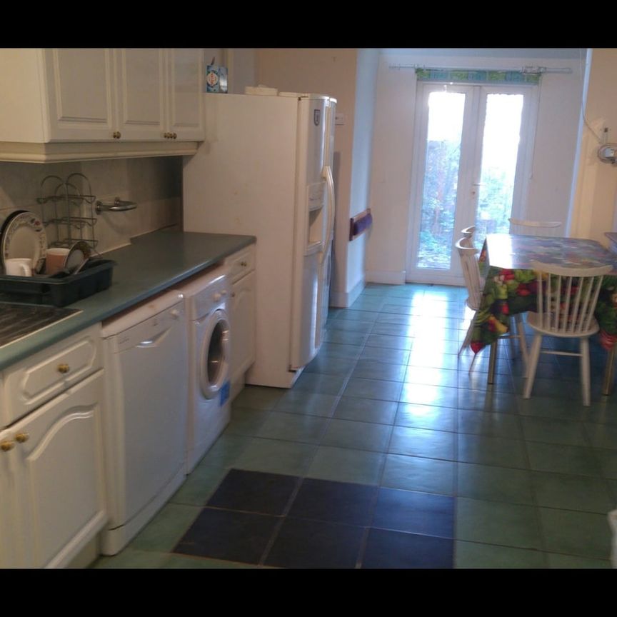 1 Bed Detached House, Broadlands Avenue, SW16 - Photo 1