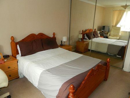 3 bedroom detached house to rent - Photo 4