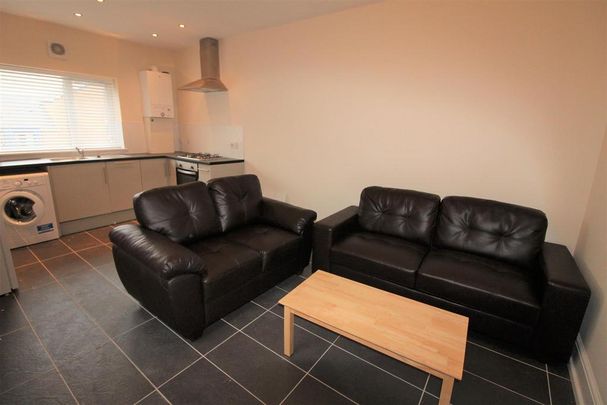 3 bedroom flat to rent - Photo 1