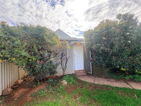 Charming Renovated Cottage in the Heart of Boulder - Photo 5