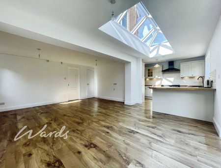 4 bedroom link detached house to rent - Photo 4