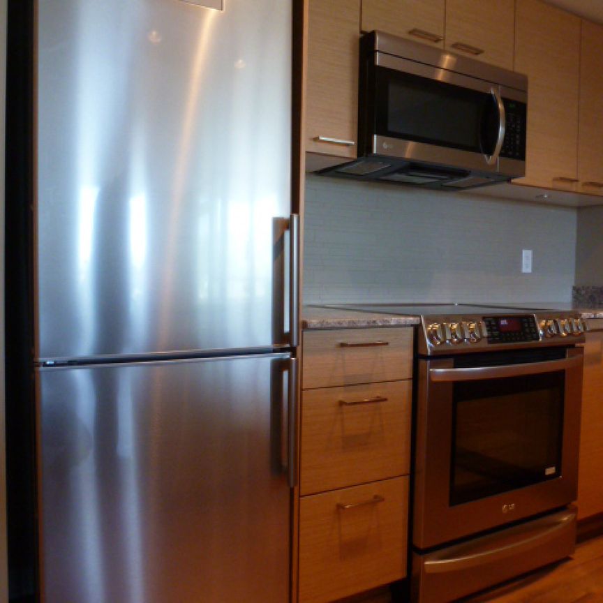 None in North Vancouver, BC - Photo 1