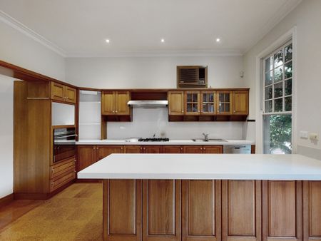 61 Balwyn Road, Balwyn VIC 3103 - House For Rent | Domain - Photo 5
