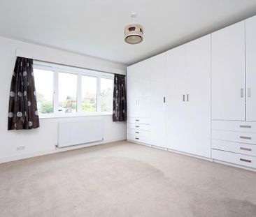5 bedroom detached house to rent - Photo 2