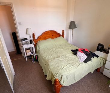Room in a Shared Flat, Colvestone Crescent, E8 - Photo 1