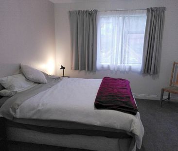 Modernised home with sun, space and views - Photo 2