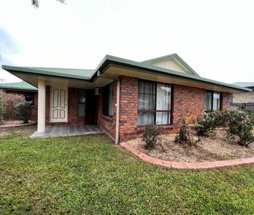 AIR CONDITIONED HOME WITH 2 BAY SHED - Photo 2