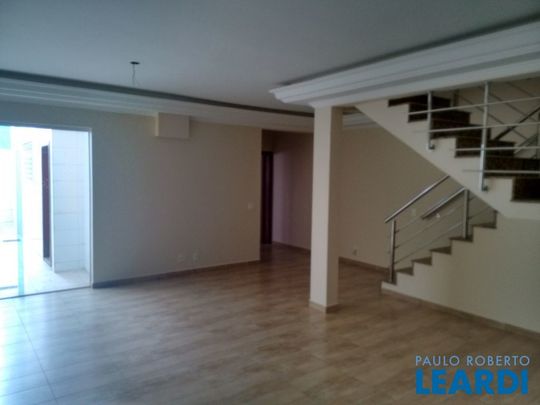 Casa Assobradada - Foto 1