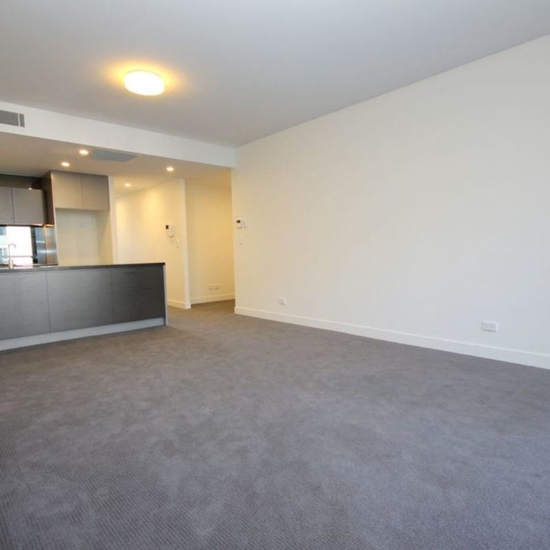 Prime Location | Airconditioning | Natural Light - Photo 1