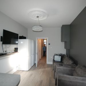 Lyndhurst Road Room 1 - Photo 2