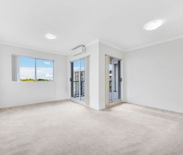 Spacious 2-Bed Apartment in Prime Location Near Parramatta River - Photo 6