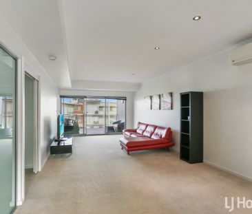 Coastal Living at Its Best in Mandurah Marina - Photo 1