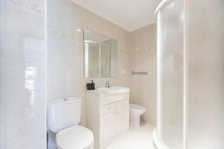 Quiet interior room in Patraix - Photo 4