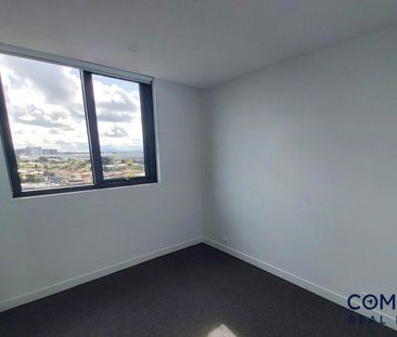 Modern and Spacious 2-Bedroom Rental in Clayton South - Photo 2