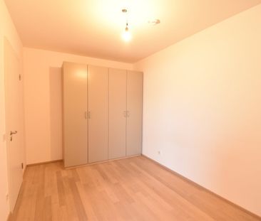 Komfortable 2 - Zimmer Wohnung mit Fernblick | Loggia | ab sofort - Photo 2