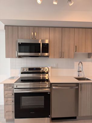 For Lease - 1010 Sandy beach Road Unit# 1112, Pickering, Ontario - Photo 1